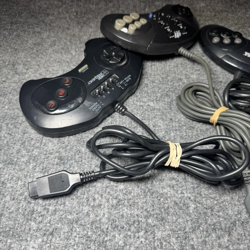 Lot of 3 Third Party & 1 OEM Sega Genesis Controllers Tested Working 4 Total